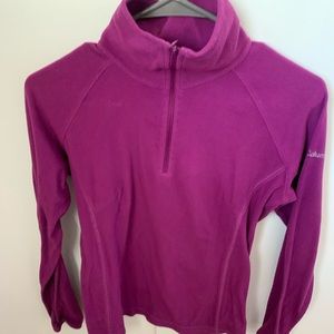 Size small Columbia half zip